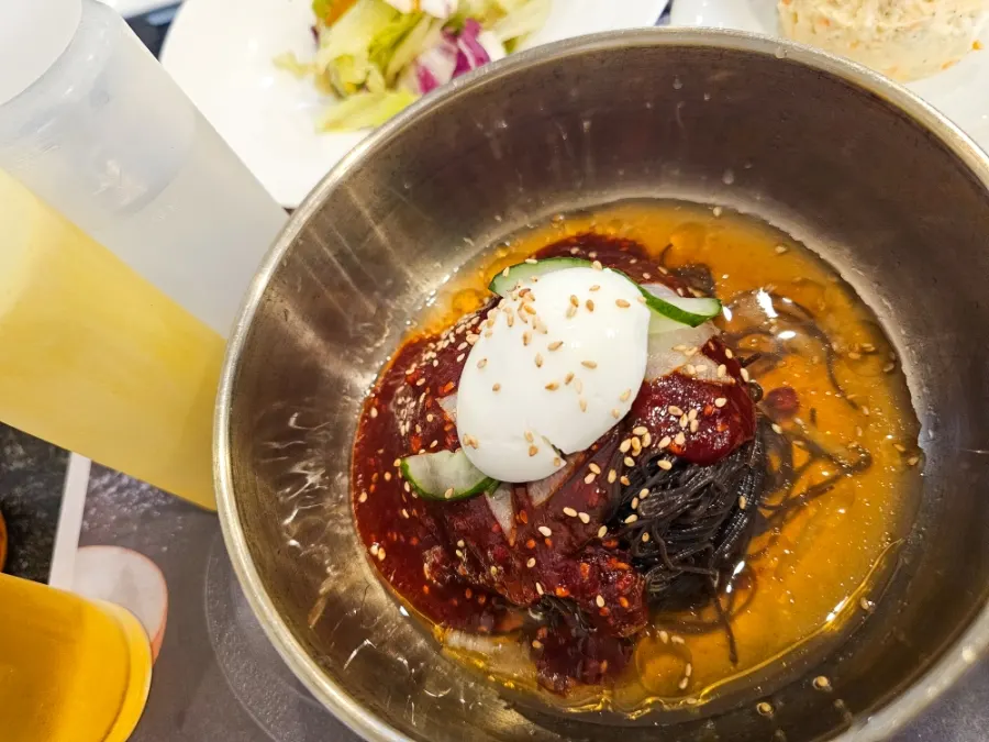 Spicy bibim naengmyeon