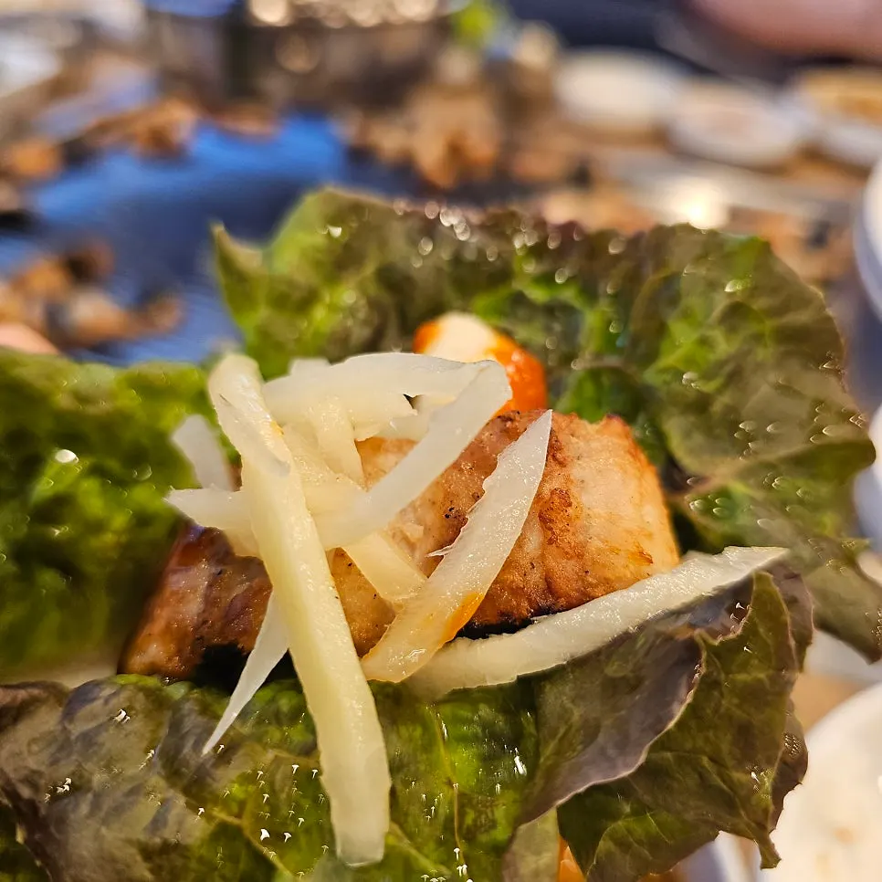 Pungcheon eel arriving almost fully grilled