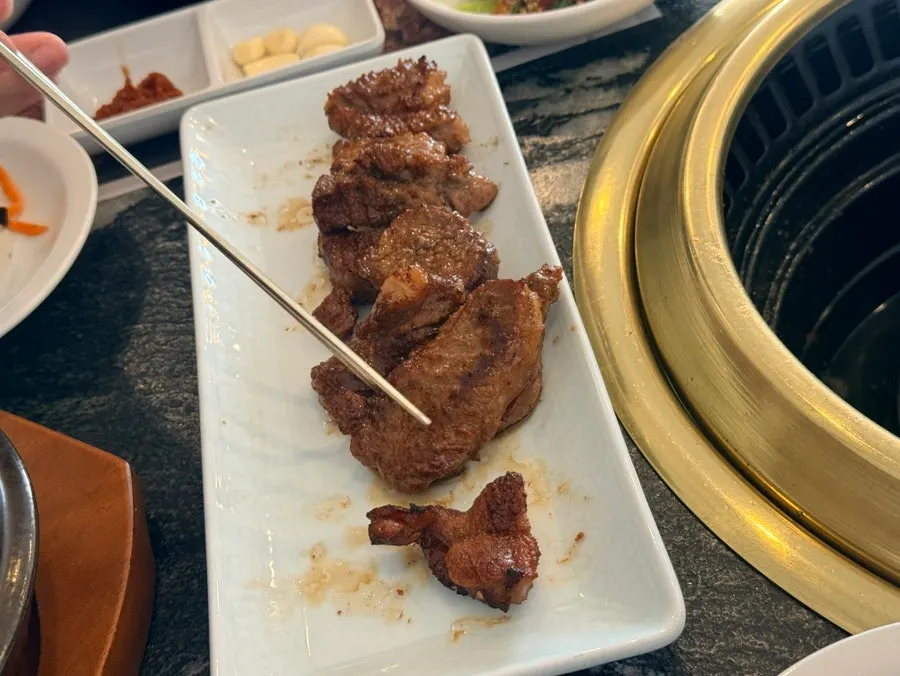 Pork ribs, bibim naengmyeon, and doenjang stew together
