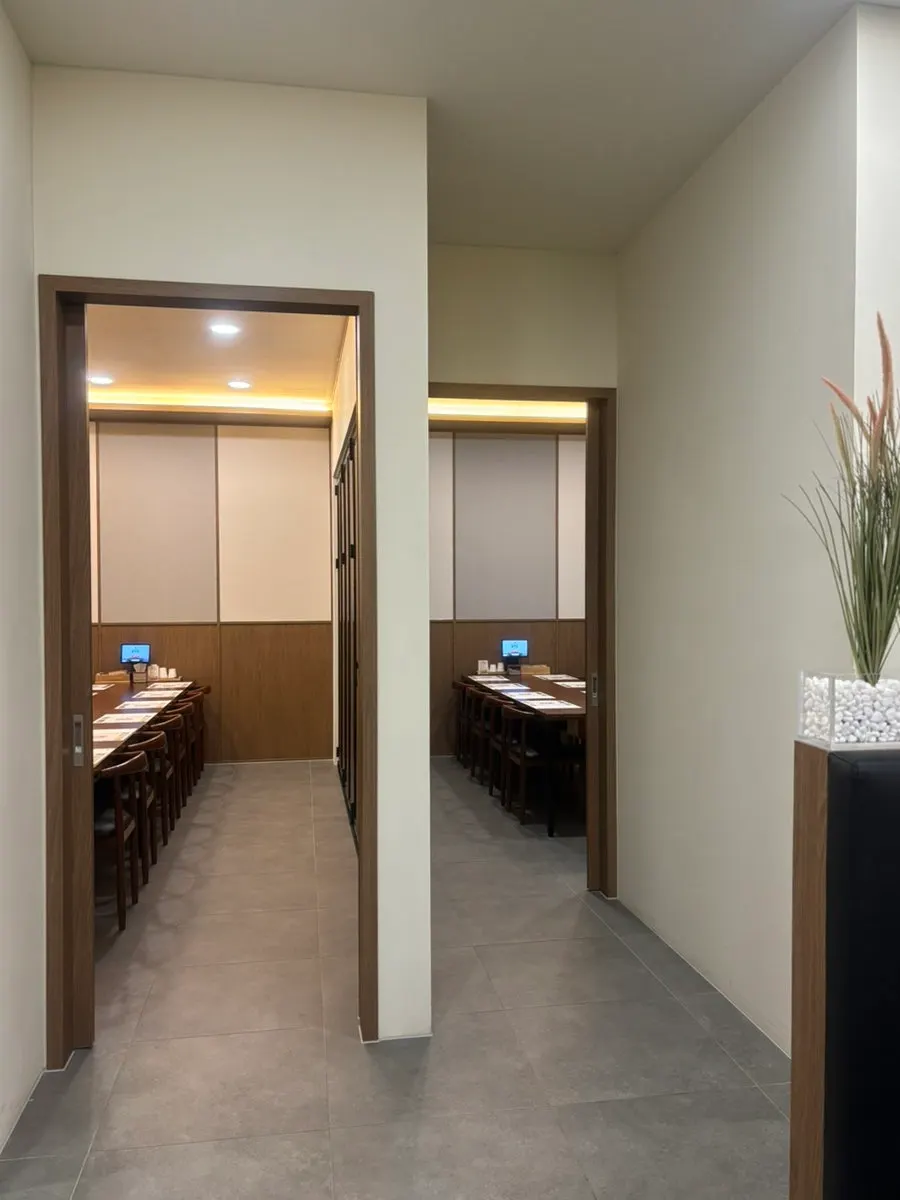 Spacious seating at Mikodam Magok-Balsan Branch