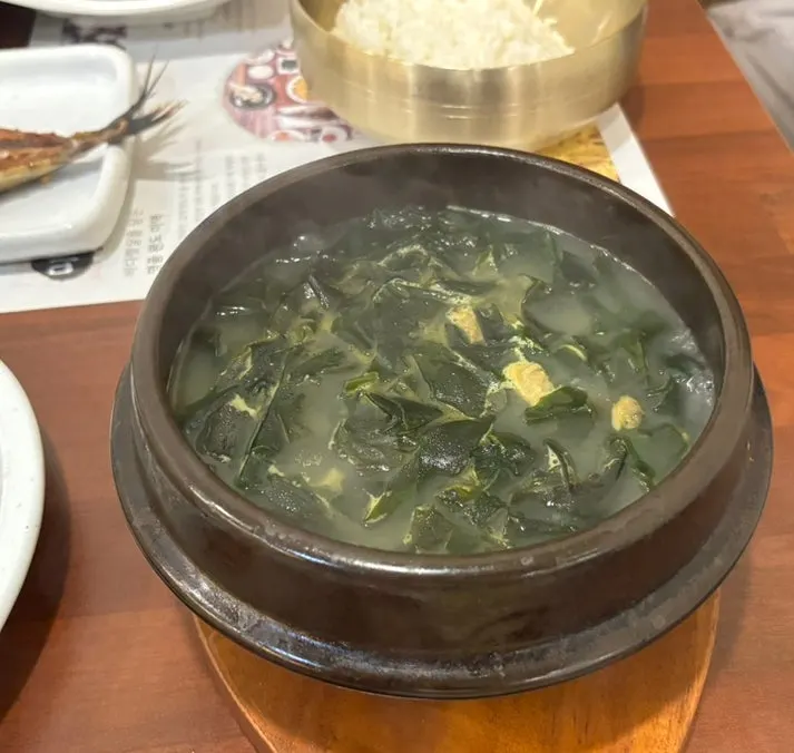 Mikodam abalone seaweed soup with abalone pieces