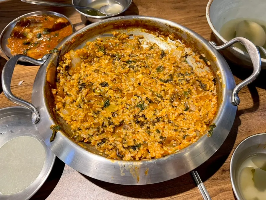 Leftover nakgopsae sauce before the fried rice