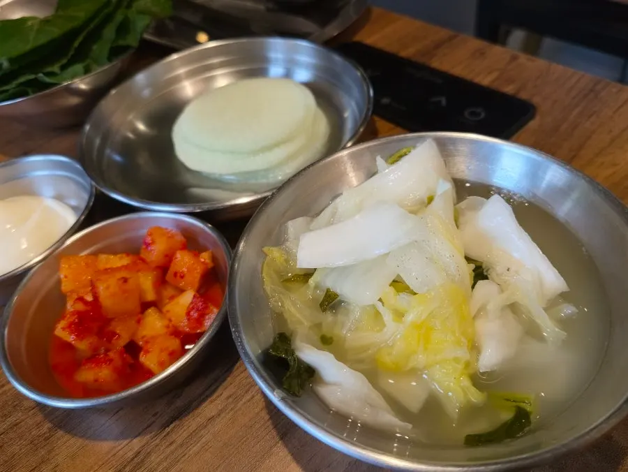 章肥虾锅附带的基础小菜