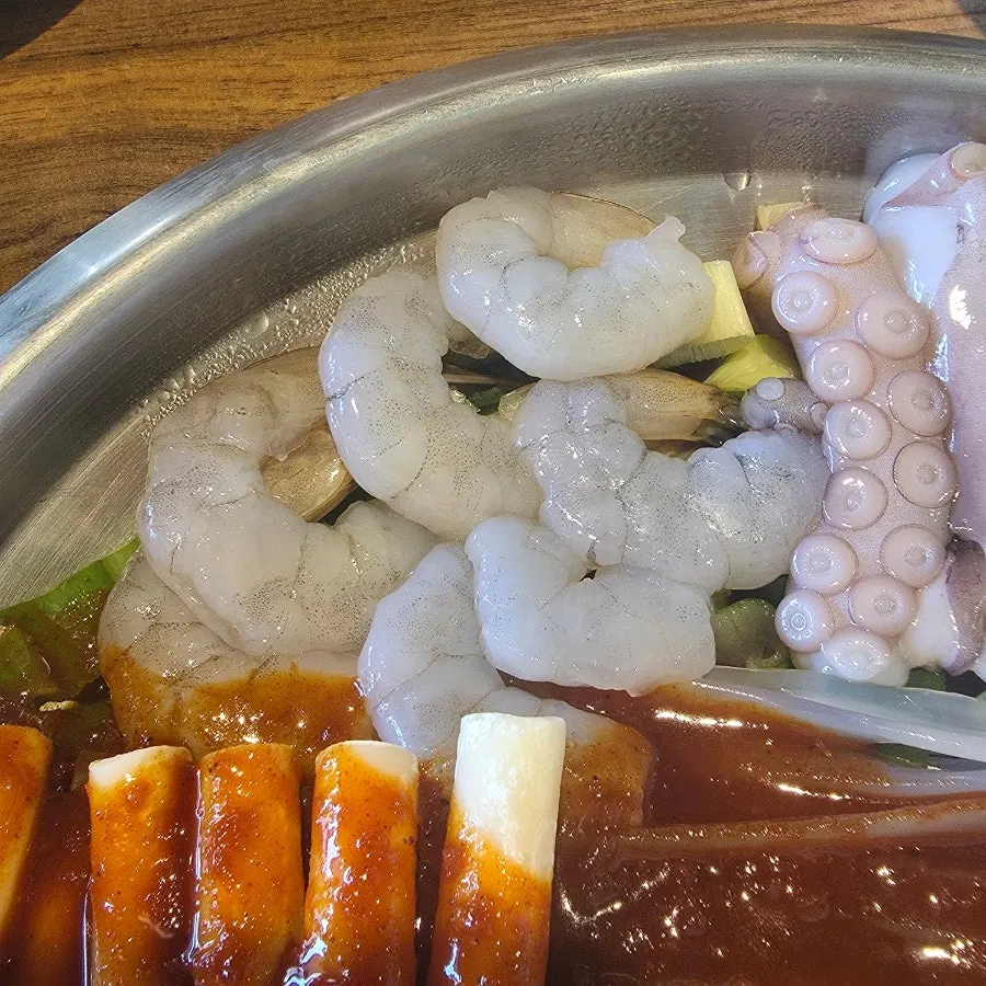 A hearty pot of nakgopsae