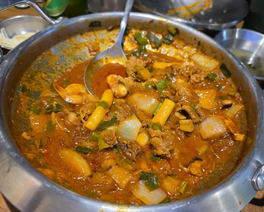 Nakwoosae hot pot spread, great for drinks