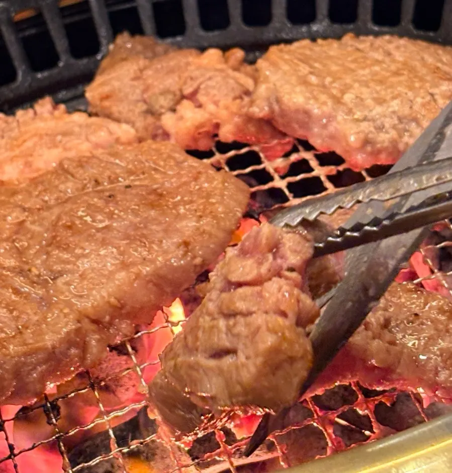 먹기 좋은 크기로 자른 갈비