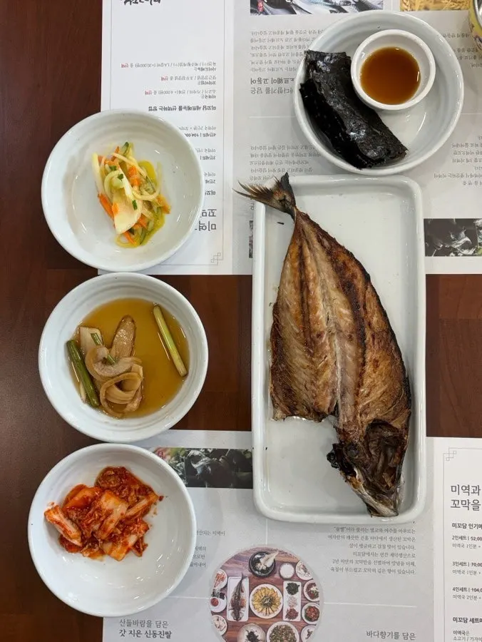 Selected dishes for the 3-person Korean set meal