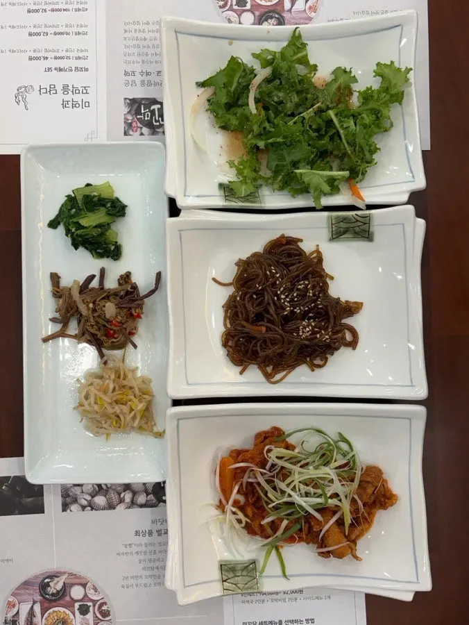 Korean set meal with cockles and beef jeon