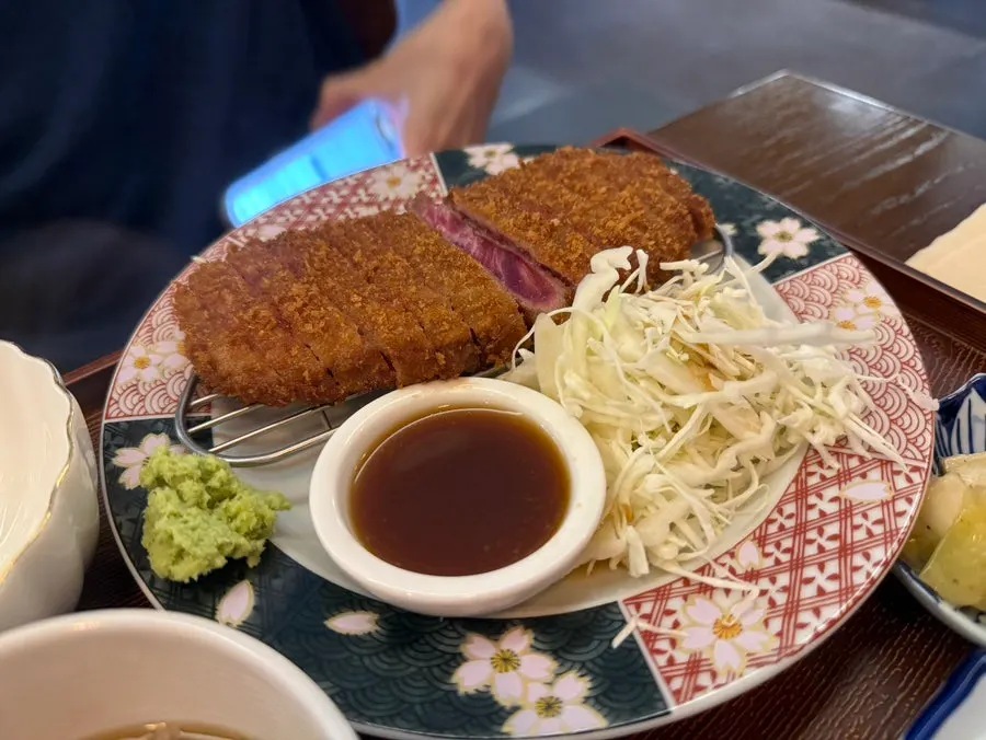 Sirloin gyukatsu grilling on a brazier