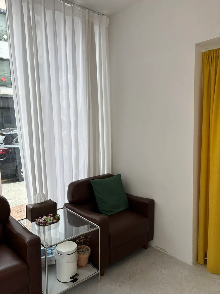 1st floor entrance of Banana Brow