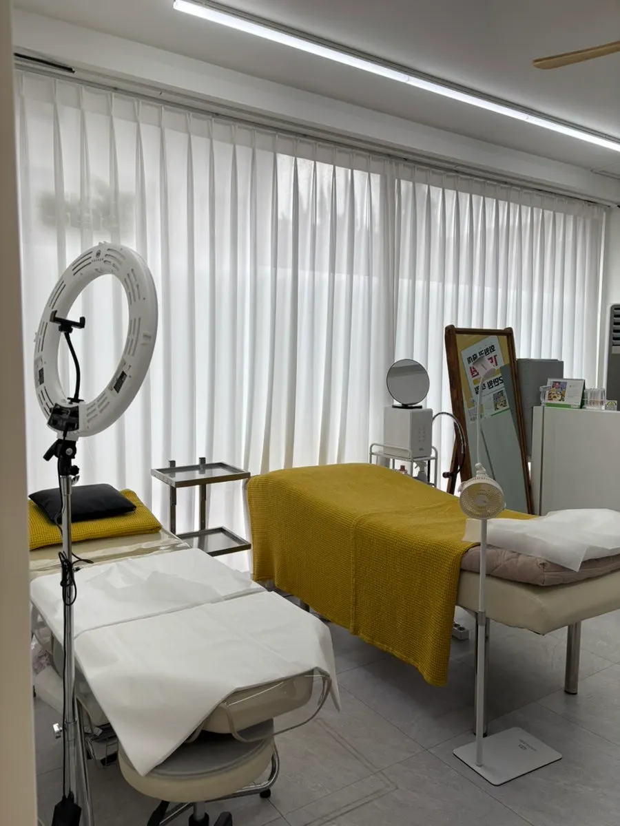 Touch-up corner with mirror, curling iron, and comb
