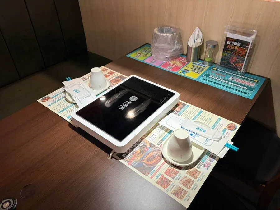 Spacious table setting with an induction stove