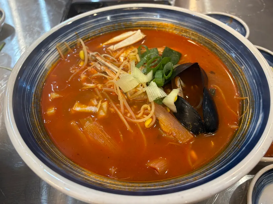 꽃게해물라면 한 그릇