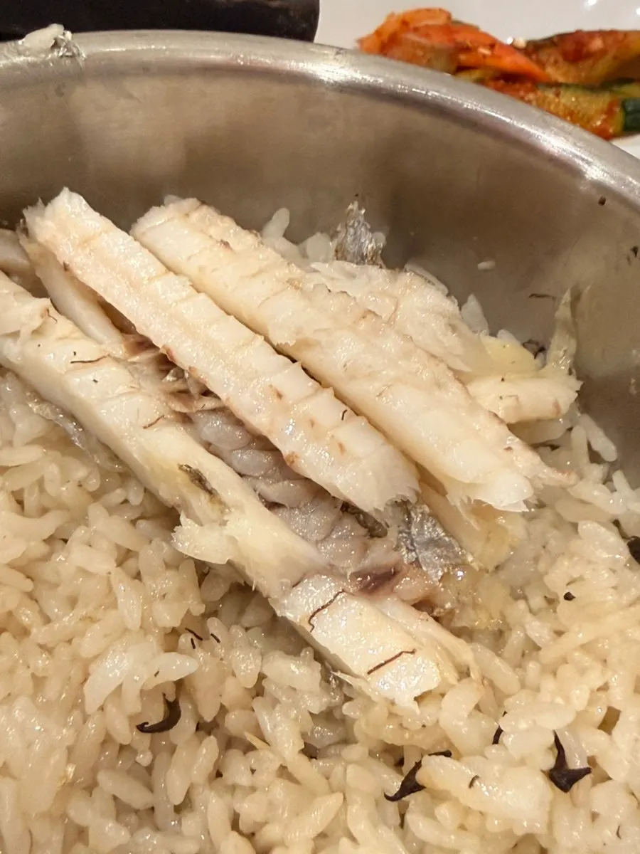 Braised mackerel with aged kimchi and fried items