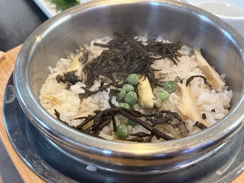 한라산 특선 정식 전복 솥밥