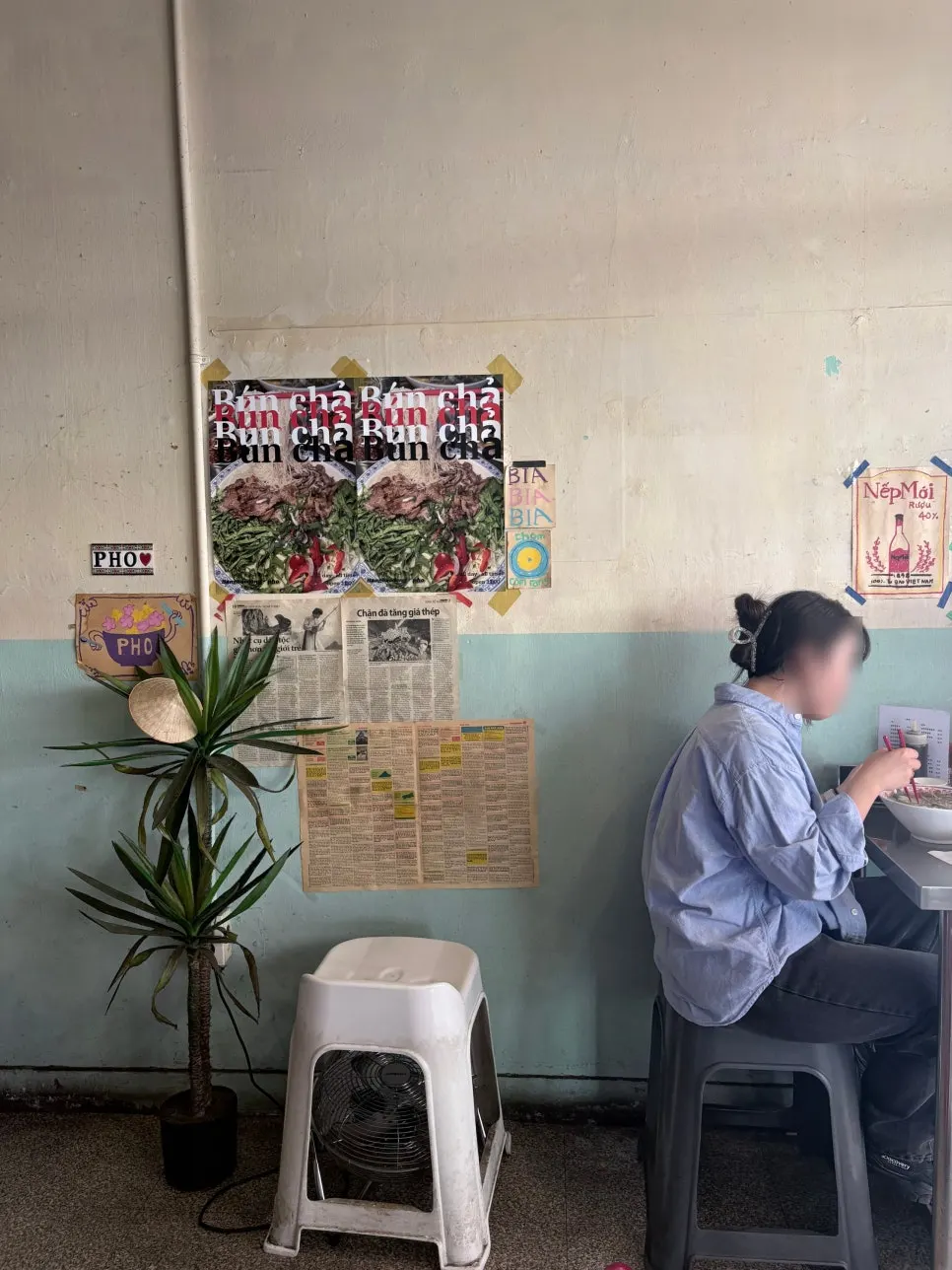 Interior decor of Bangbaedong Ssalguksu