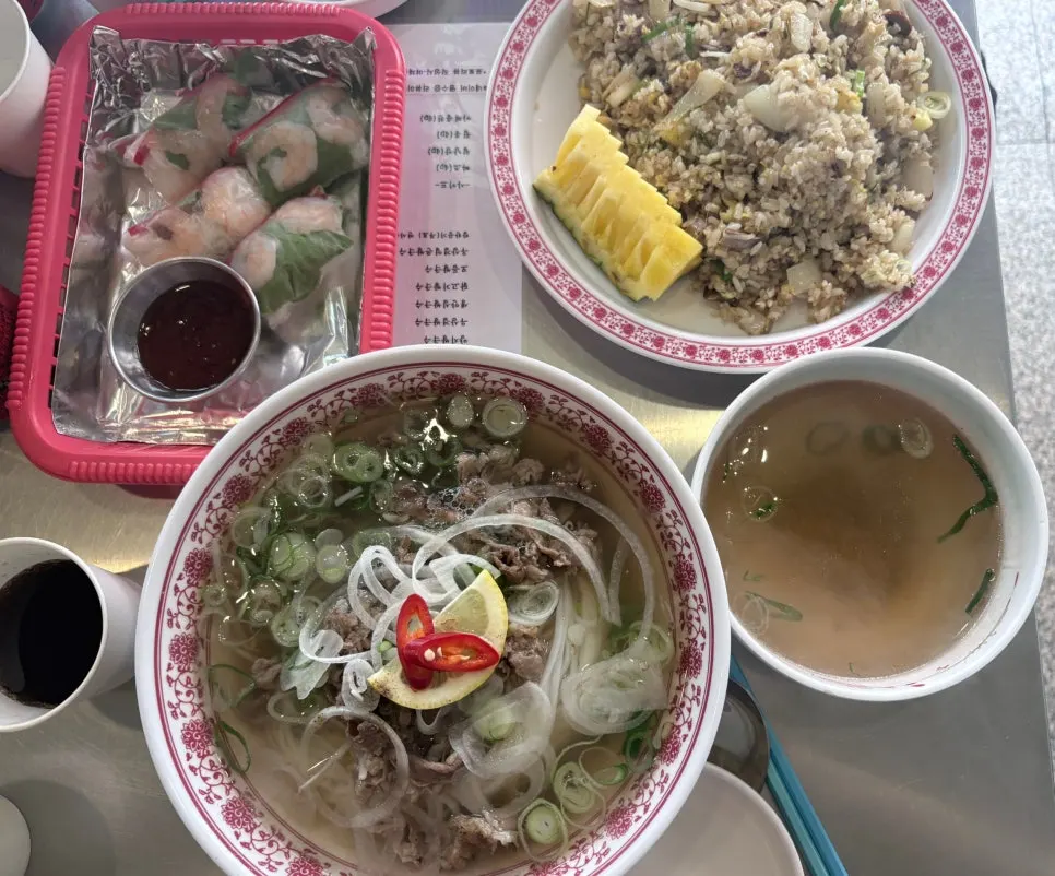 Full table of ordered dishes at Bangbaedong Ssalguksu