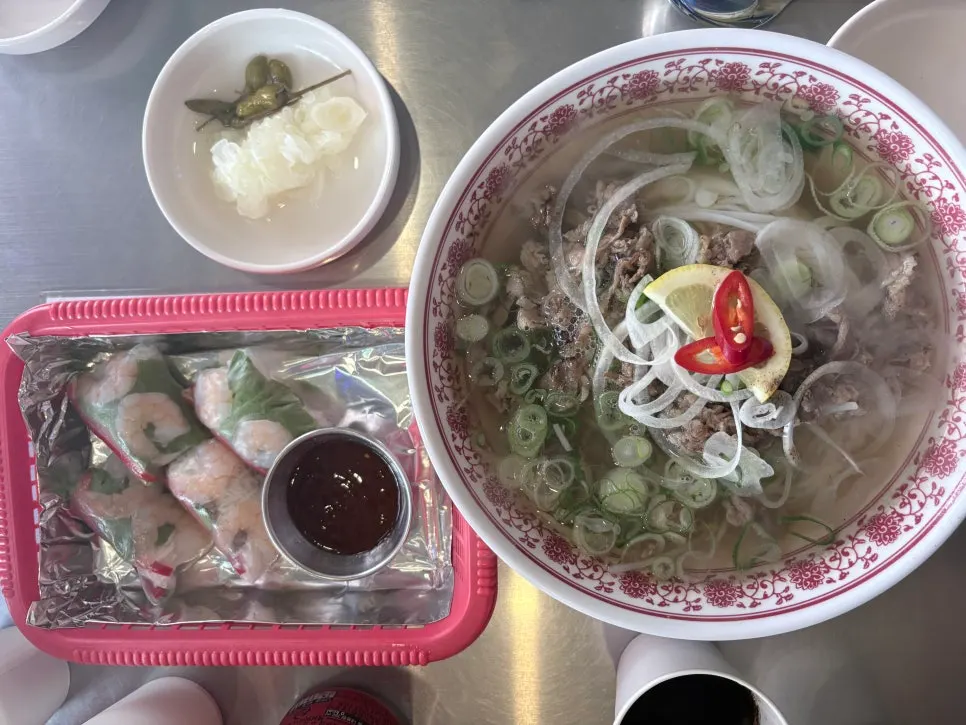 Close-up of the dishes at Bangbaedong Ssalguksu