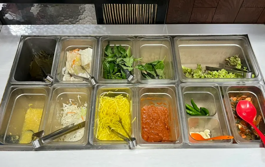 장어구이 테이블 기본 상차림