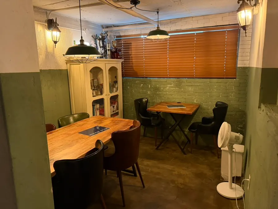 Exterior of Normal Salon, a pizza pub and wine bar
