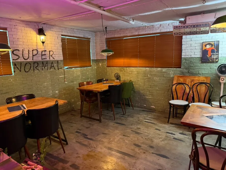 A private individual table at Normal Salon