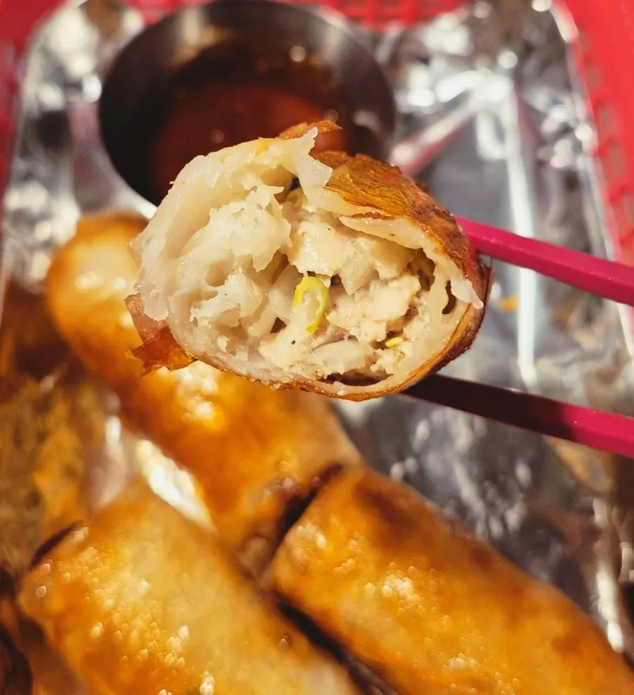 Freshly fried cha gio and vegetable spring rolls side dishes