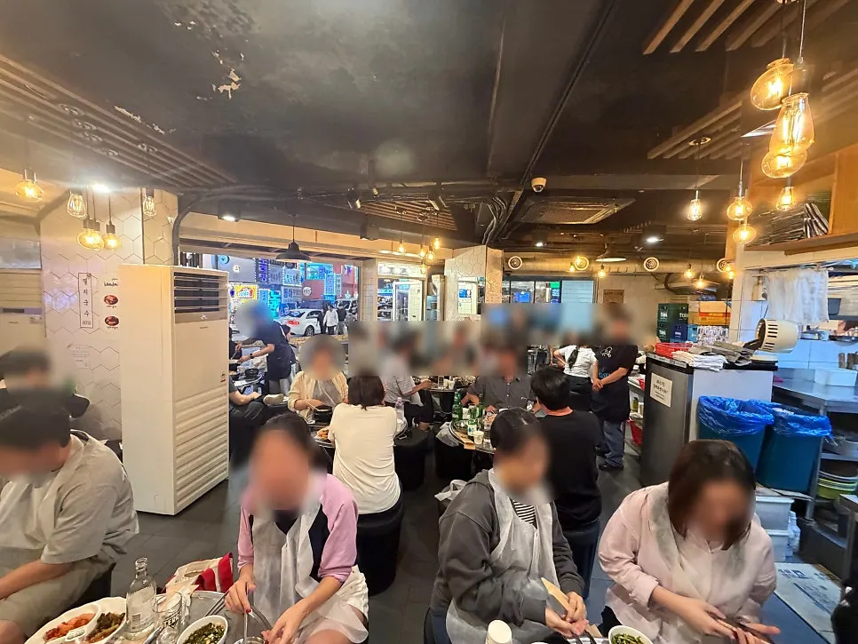 곱창과 소주를 곁들인 불금 상차림