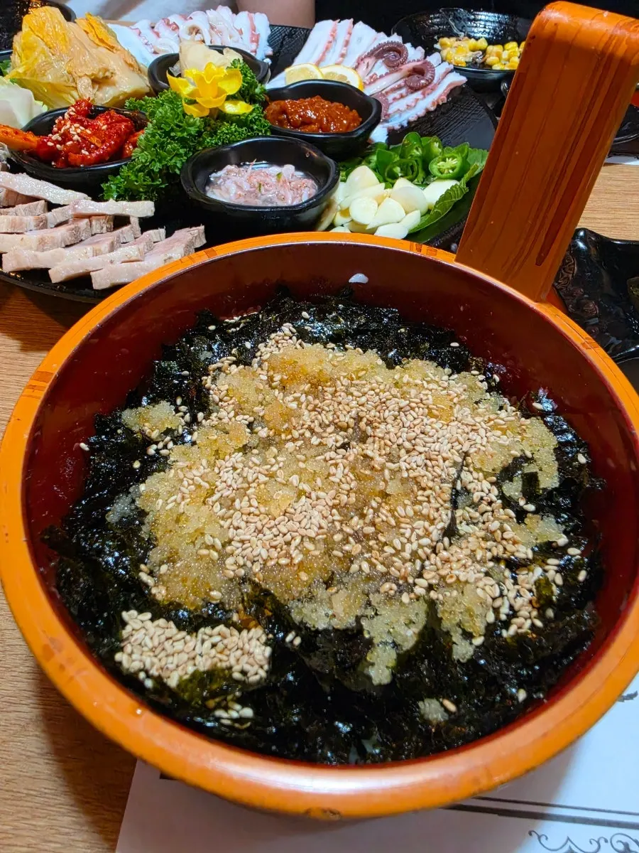 기본 사이드로 나온 콘치즈