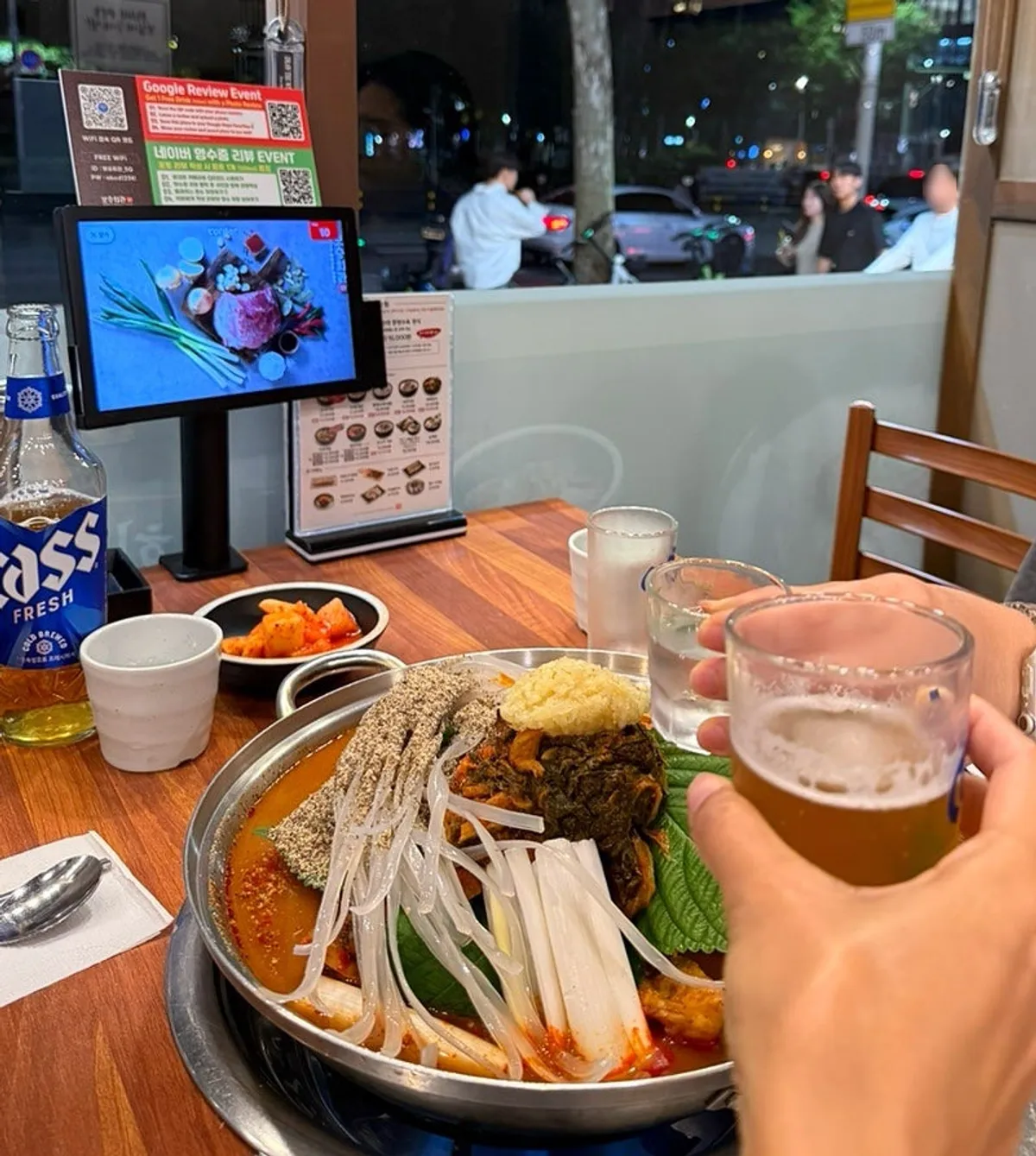 A full table of bone gamjatang at Boseung Hoegwan Bangi Branch
