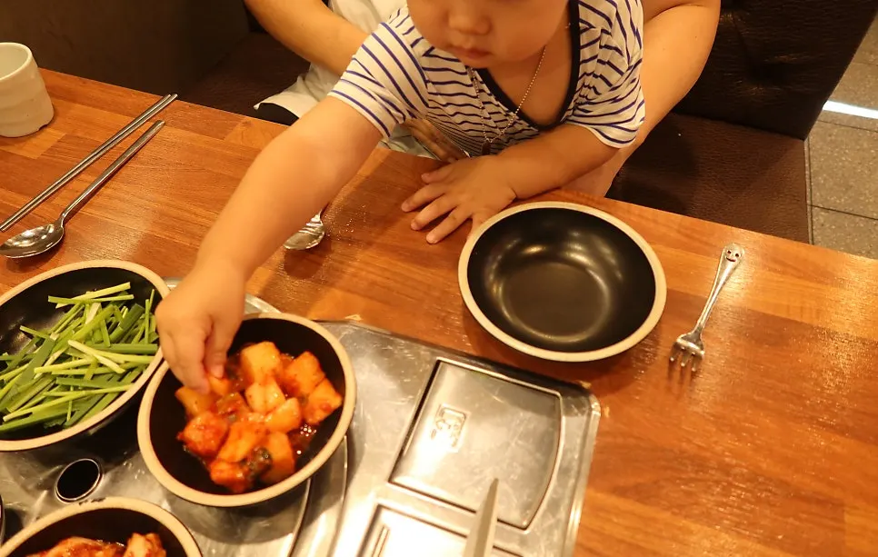 보승회관 방이점 기본 반찬 깍두기