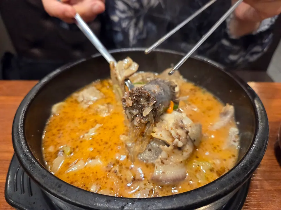순대국 속 오동통한 순대 건더기