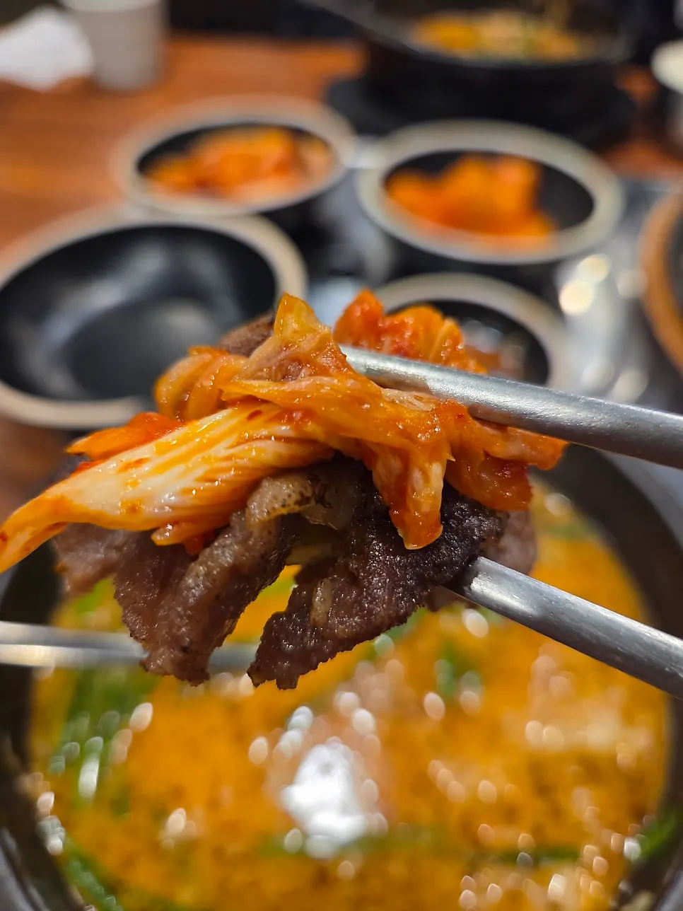 순대국과 수육국밥이 함께 차려진 식탁
