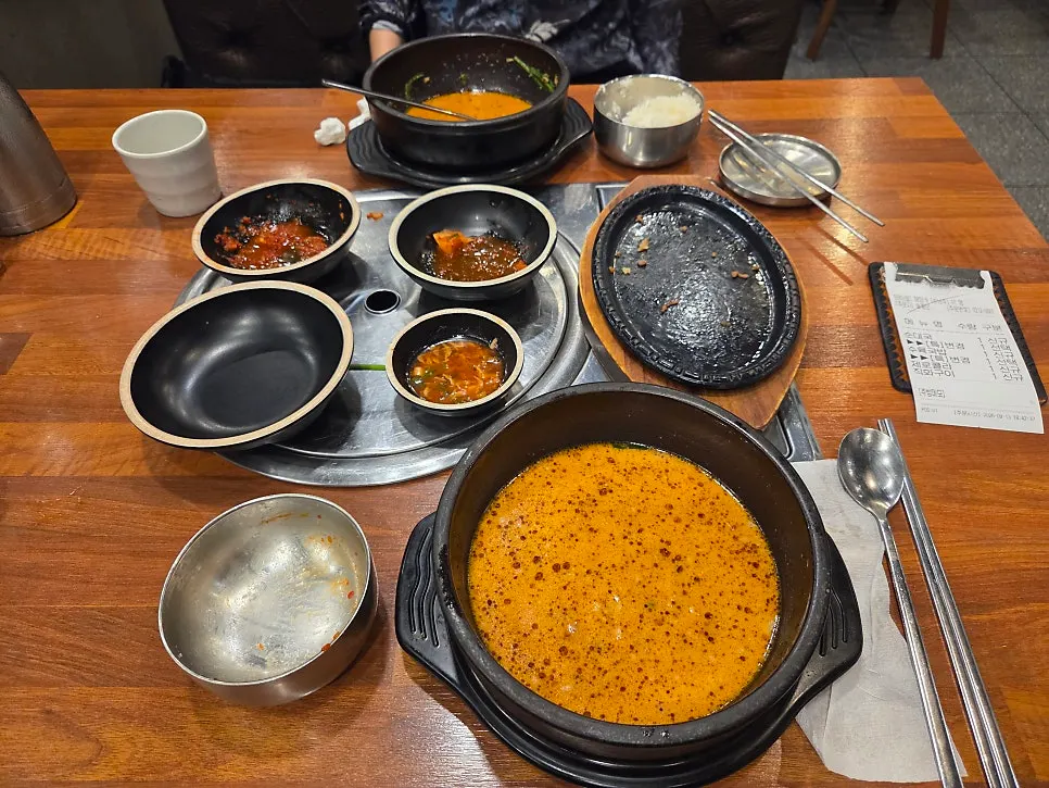 밥을 말아 먹는 보승회관 순대국