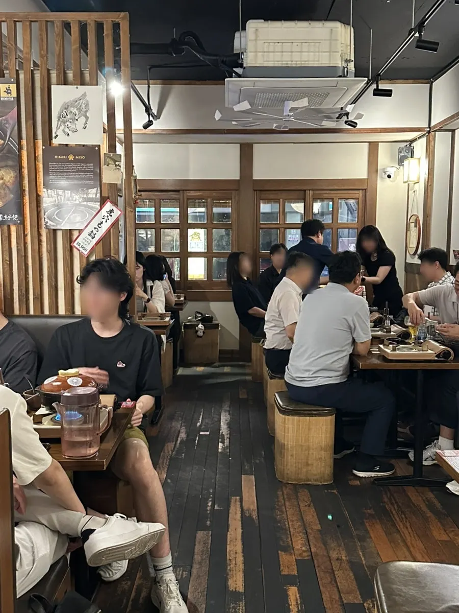 프라이빗한 분위기의 호랑이굴 방이점 테이블