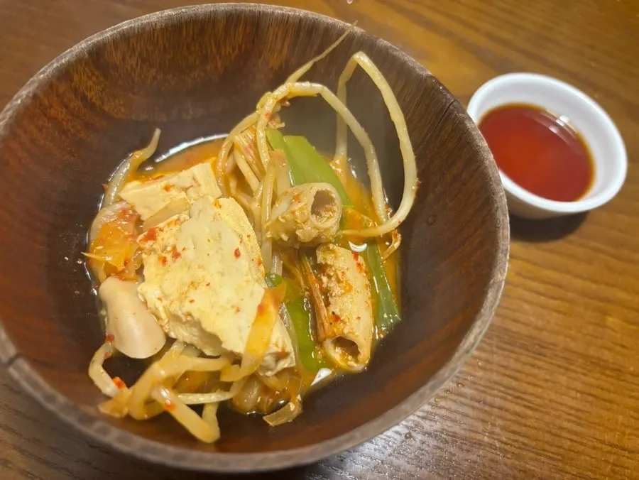 Gopchang jeongol in an earthenware pot