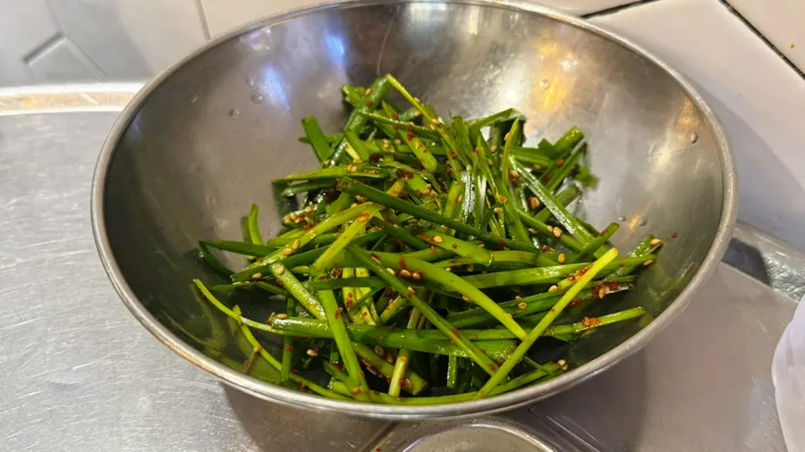 Seasoned chives served as a side dish