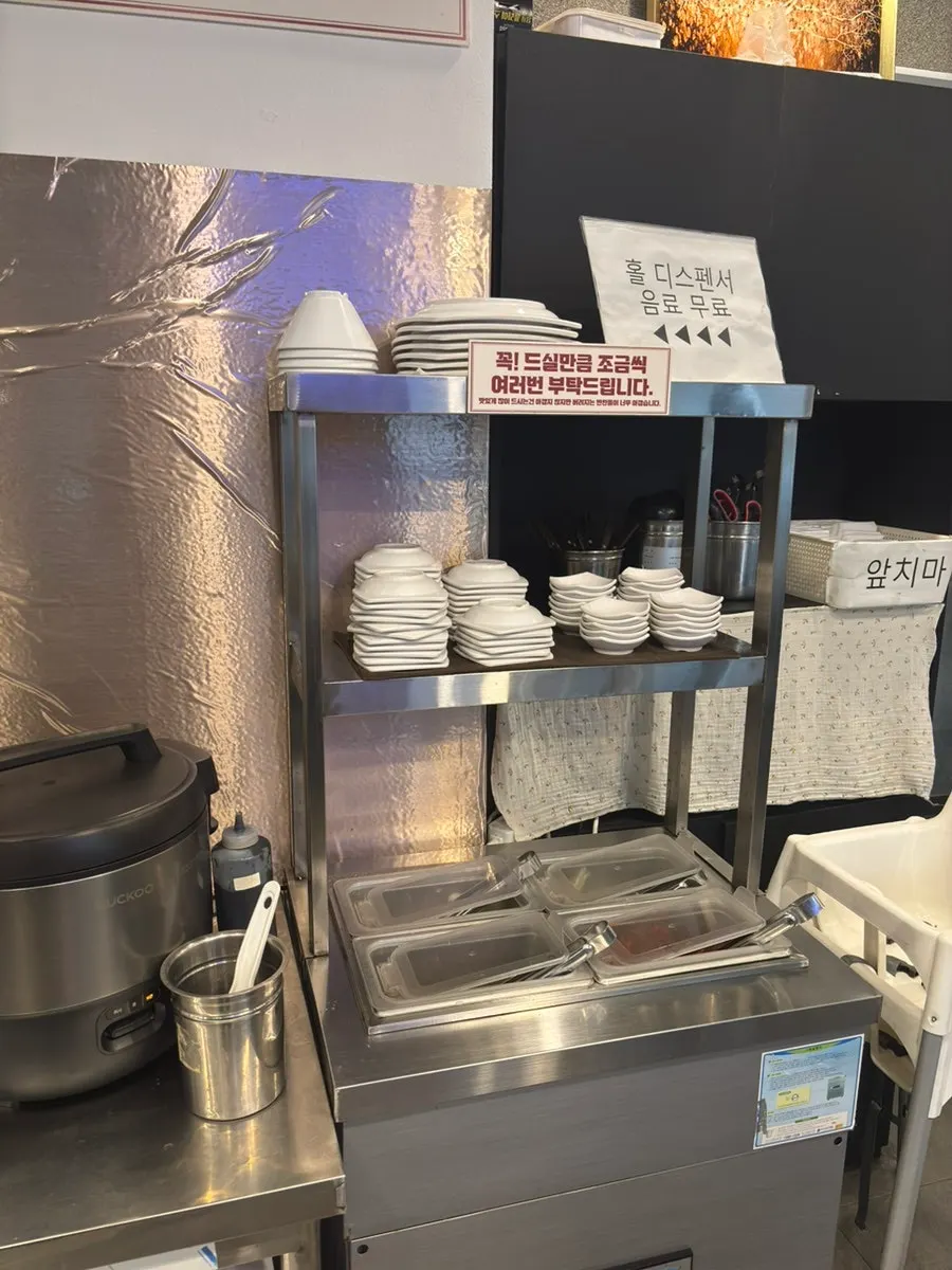 짬뽕관 서울방이점 테이블 세팅