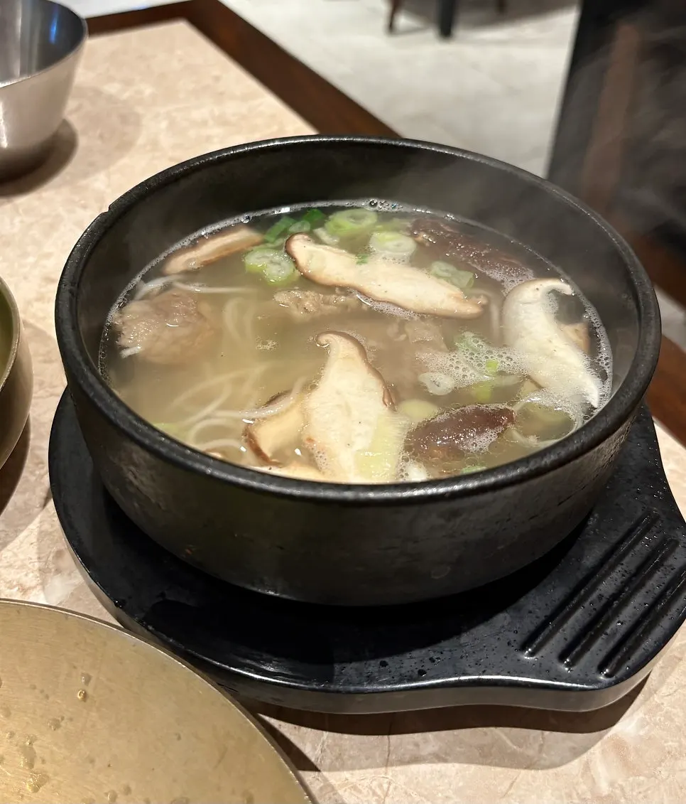 LA 양념갈비 한상과 양지 국물