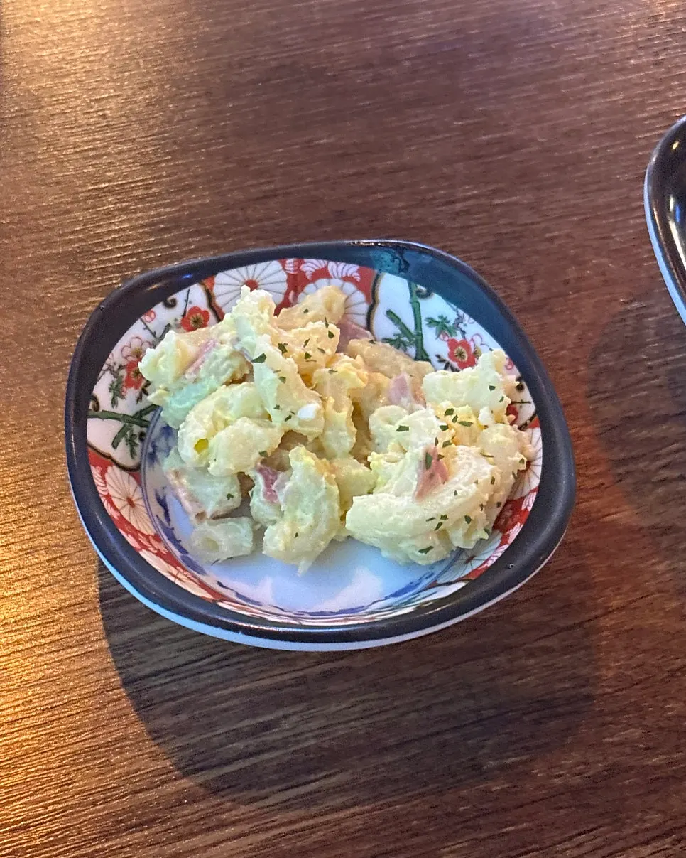 '친절한 직원'이 적힌 메뉴판 문구