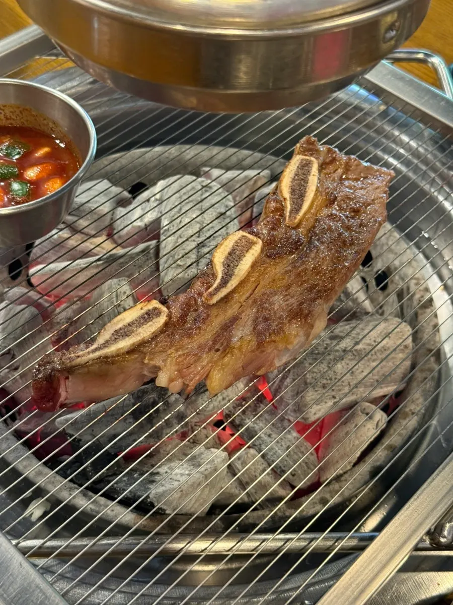 Snowflake galbi placed on the charcoal grill
