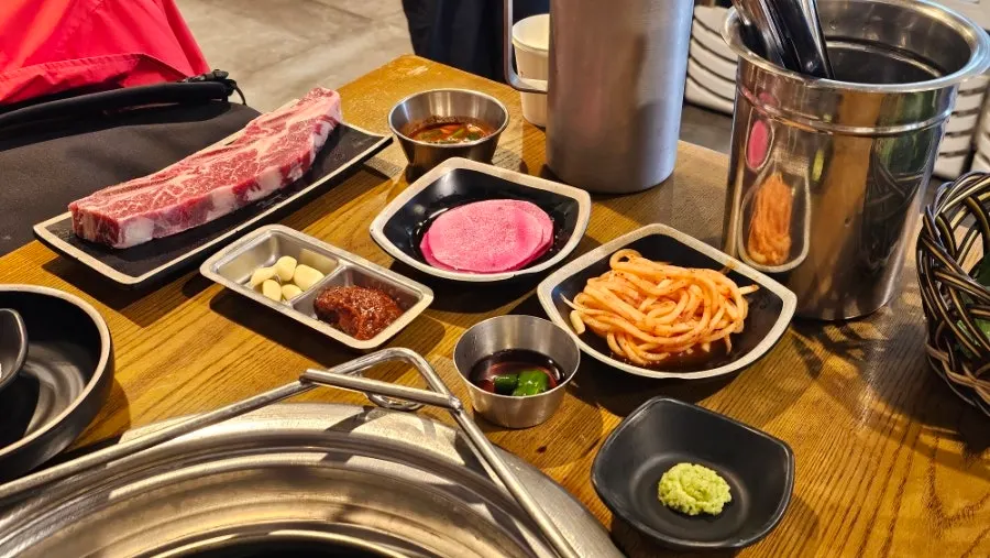 Basic side dishes served with the meat