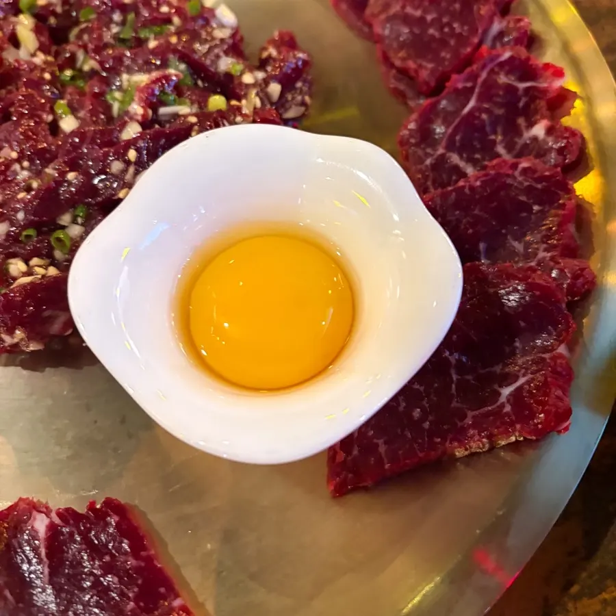 Thick-sliced yukhoe with a raw egg