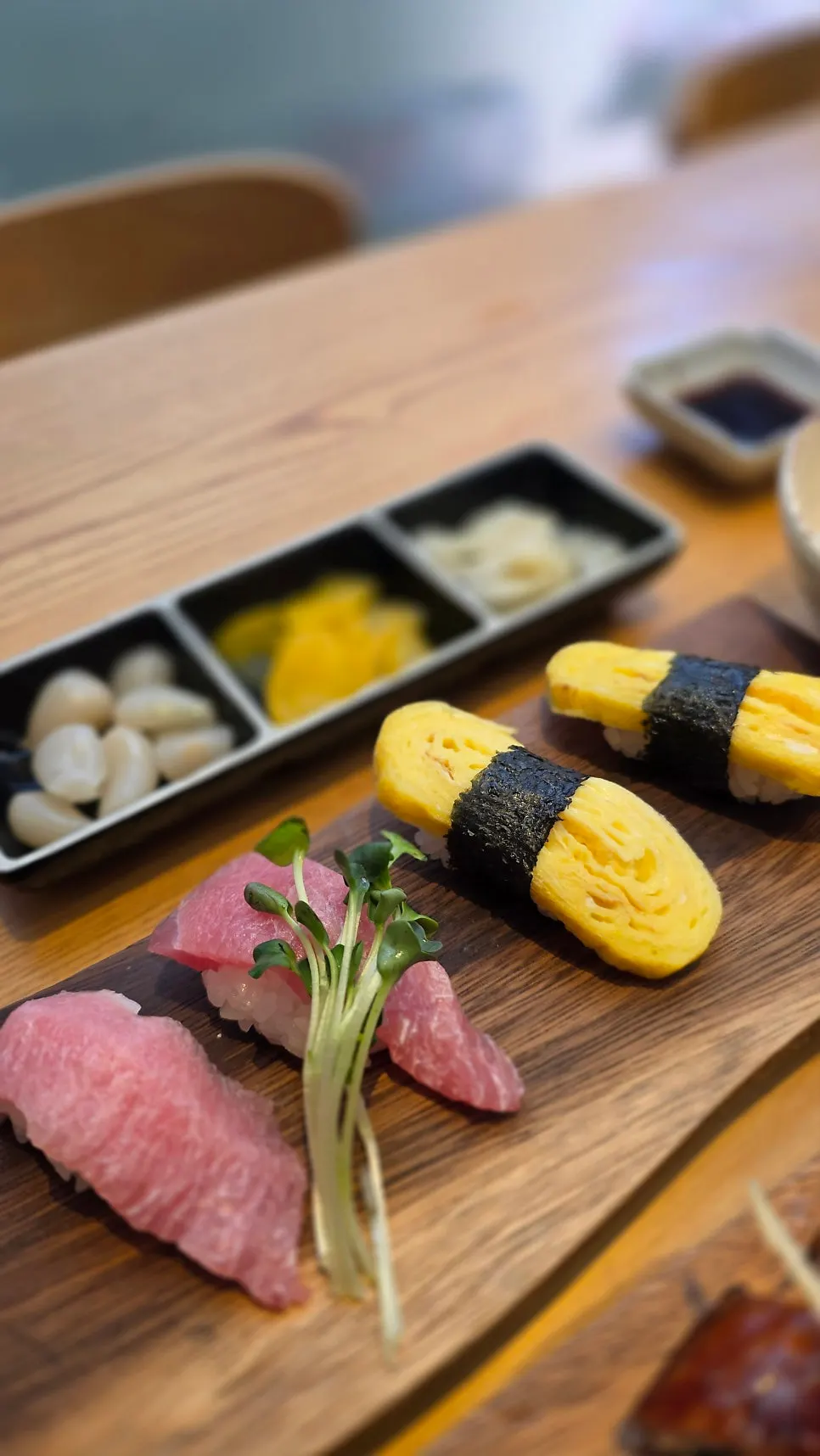 鰻魚壽司與鮪魚壽司組合