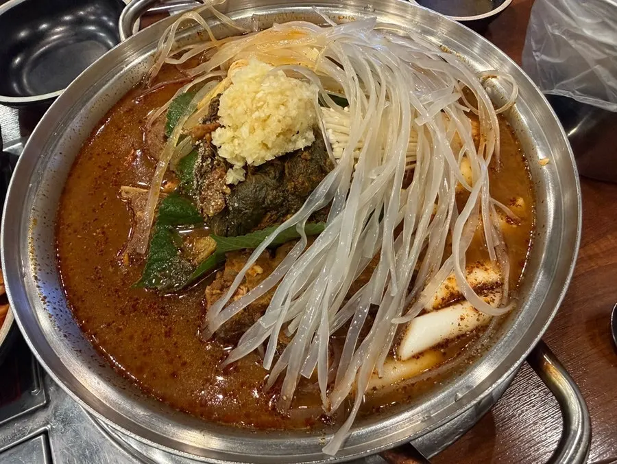반조리 상태 감자탕