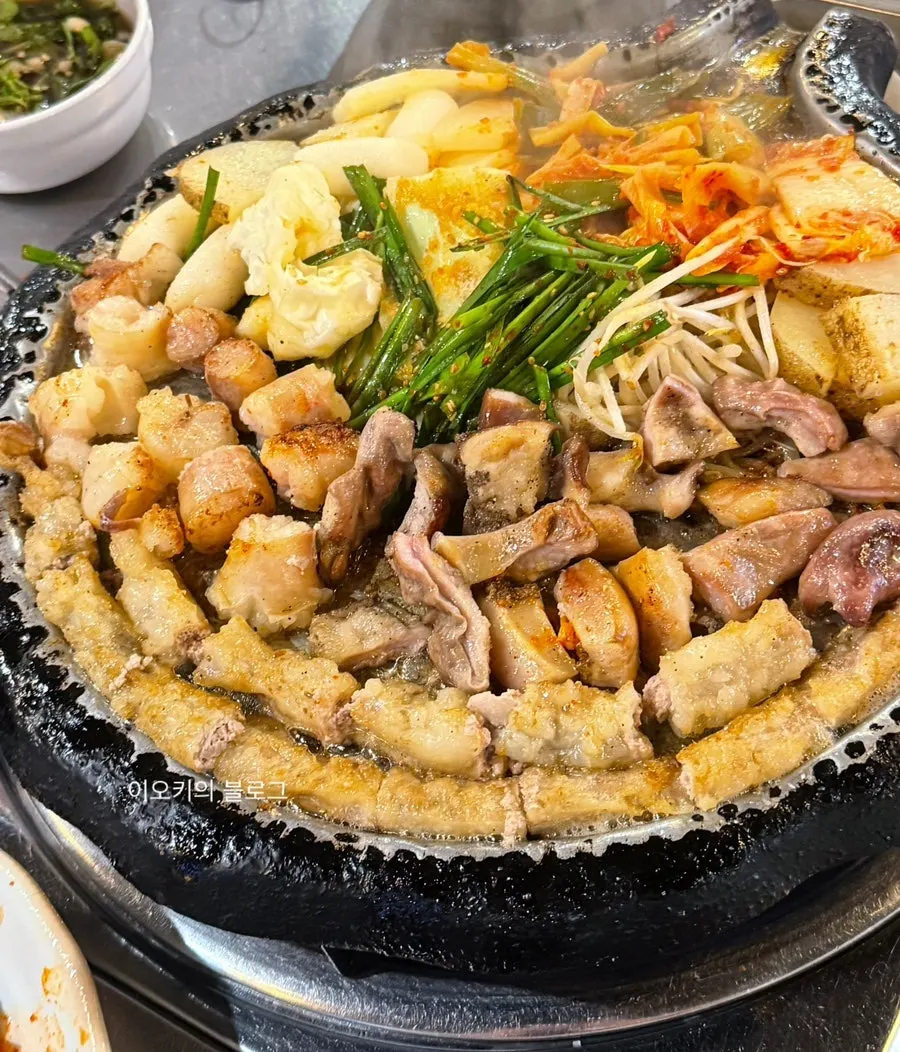 노릇하게 구운 쫄깃한 막창