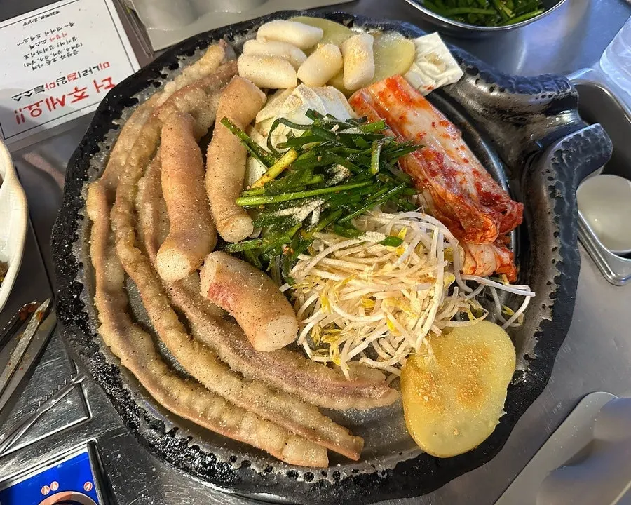 整根牛小肠与整根大肠上桌照片