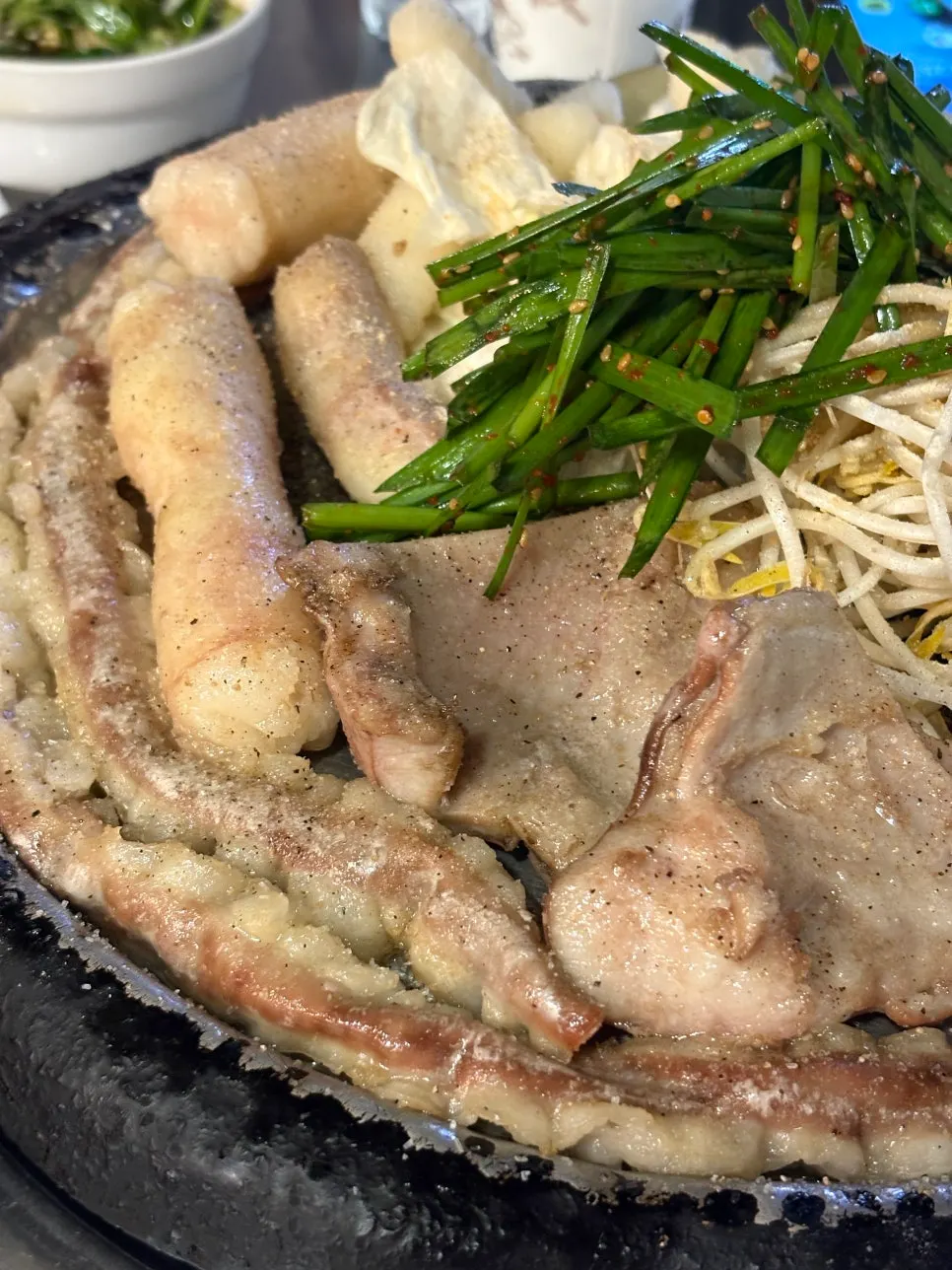 Gopchang, daechang, and makchang frying crisp