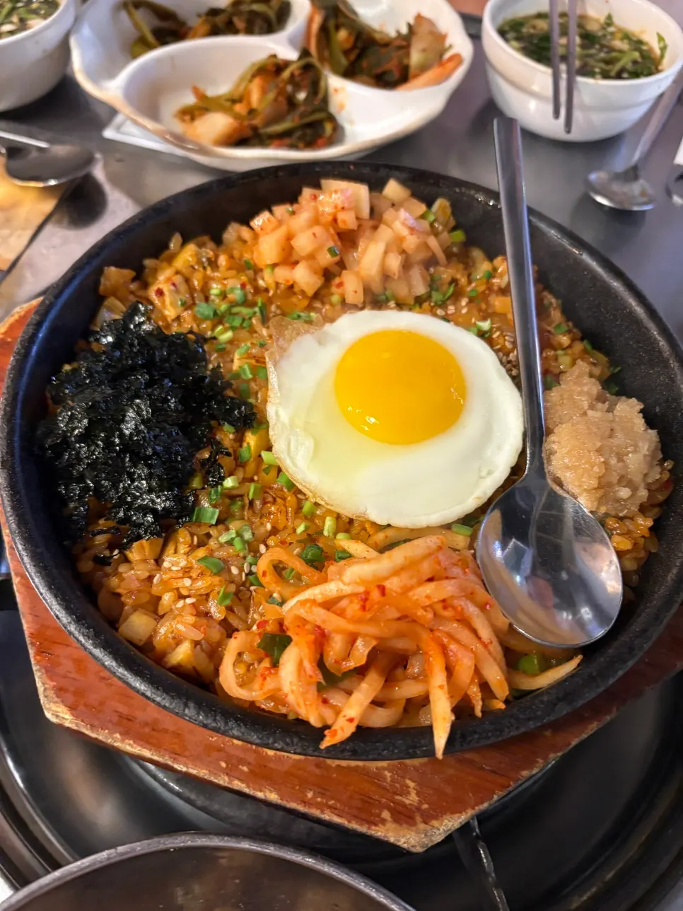 Kkakdugi fried rice with makchang