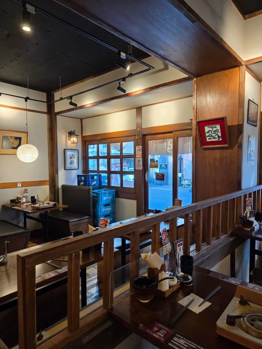 Table seating at Horanggul Bangi Branch