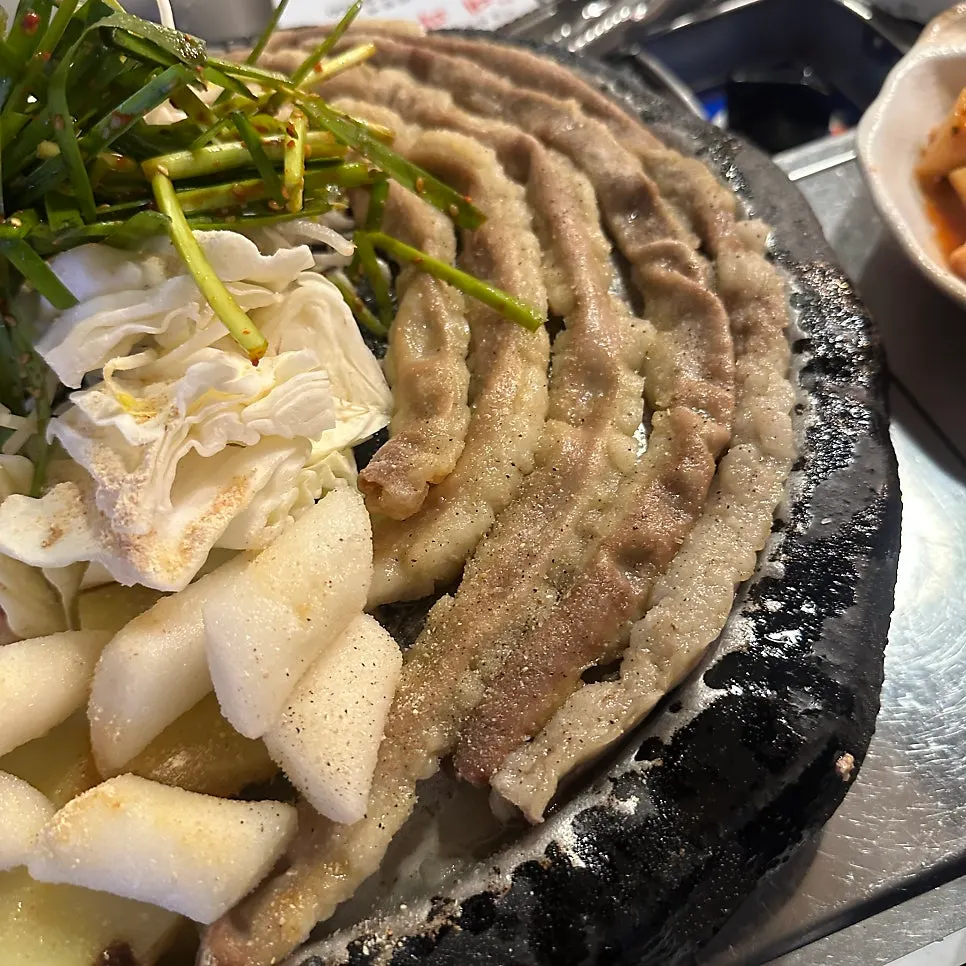 Seasoned potatoes, rice cakes, and bean sprouts